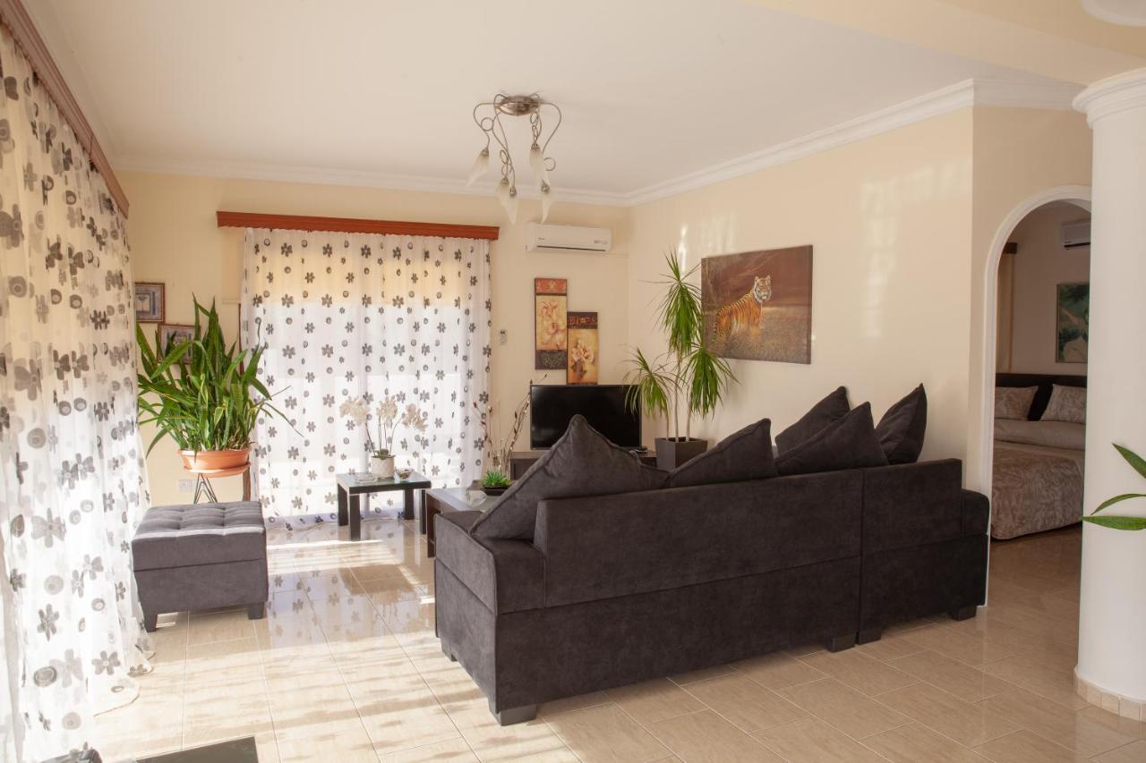 Villa Paradise Paphos Buitenkant foto