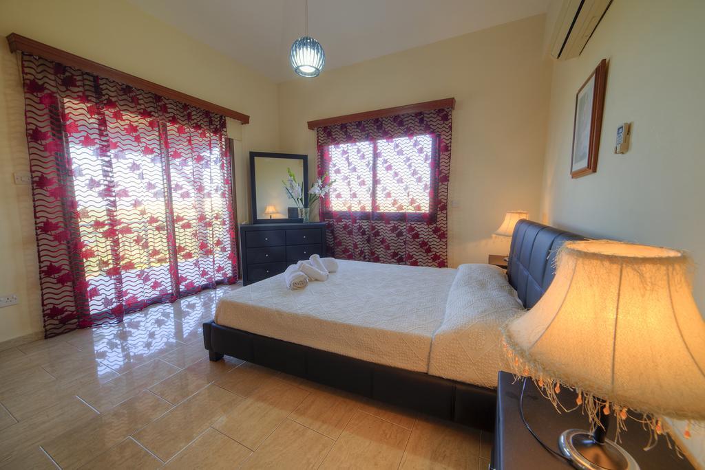 Villa Paradise Paphos Kamer foto