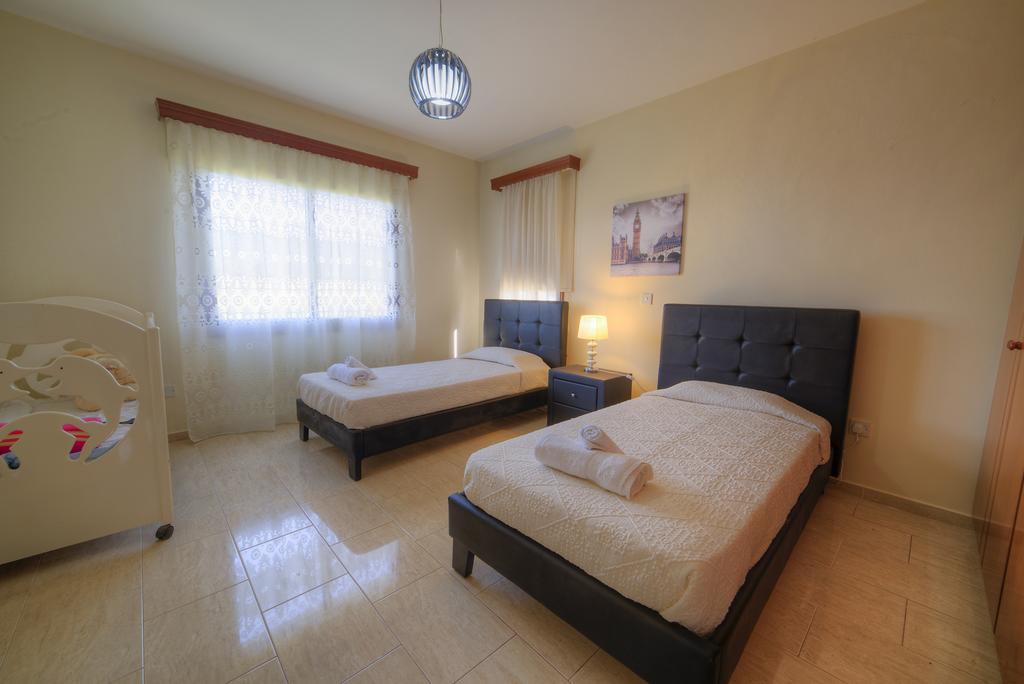 Villa Paradise Paphos Kamer foto